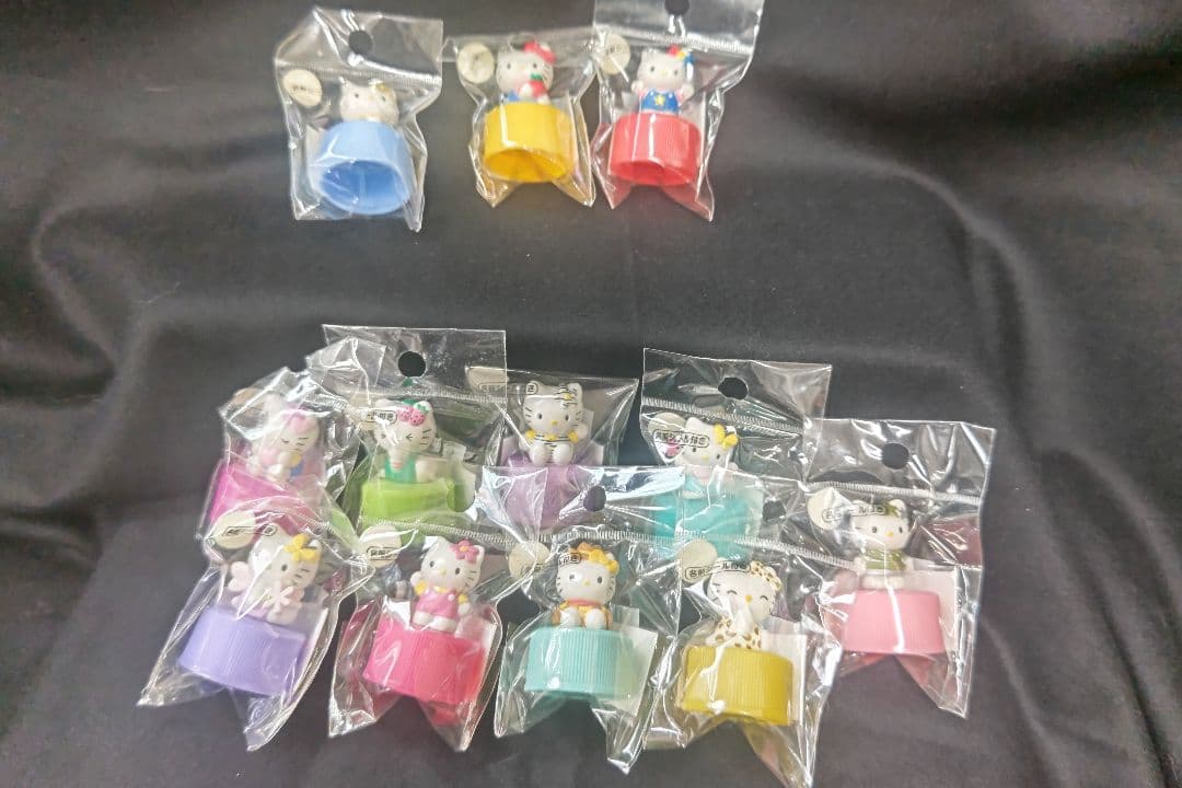ダイカット・ハローキティ ペットボトルキャップ全12種 未開封 【美品】