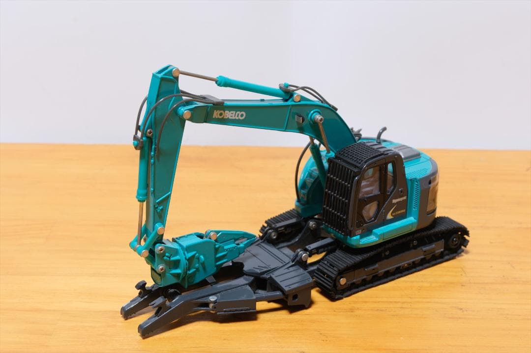 コベルコSK235SRDマルチ解体機ミニチュア