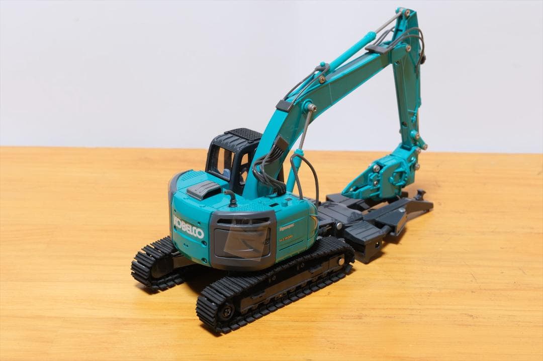 コベルコSK235SRDマルチ解体機ミニチュア