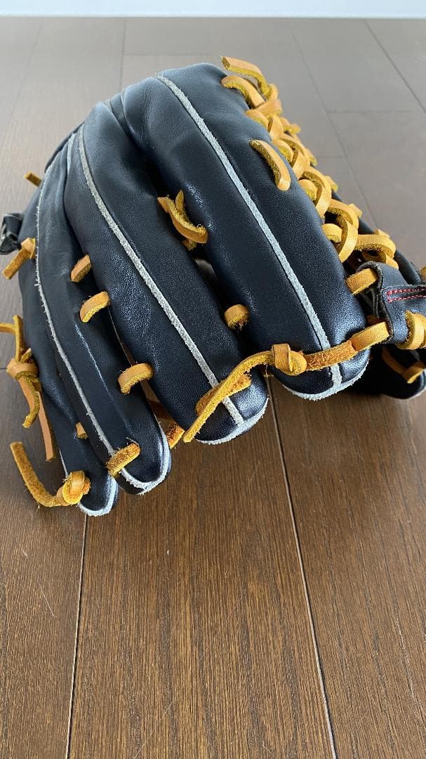 グローバルエリート　ゴールデンエイジ外野用（軟式）　左投げ