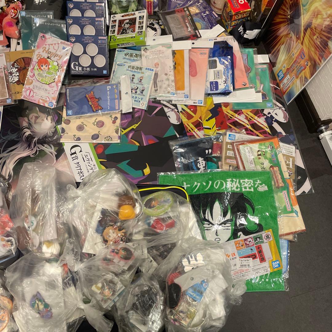 雑貨　アニメ　グッズ　まとめ売り　300点以上