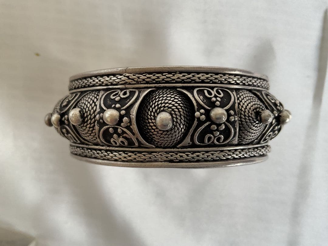 ☆ヴィンテージ！シャムシルバー「銀細工バングル」