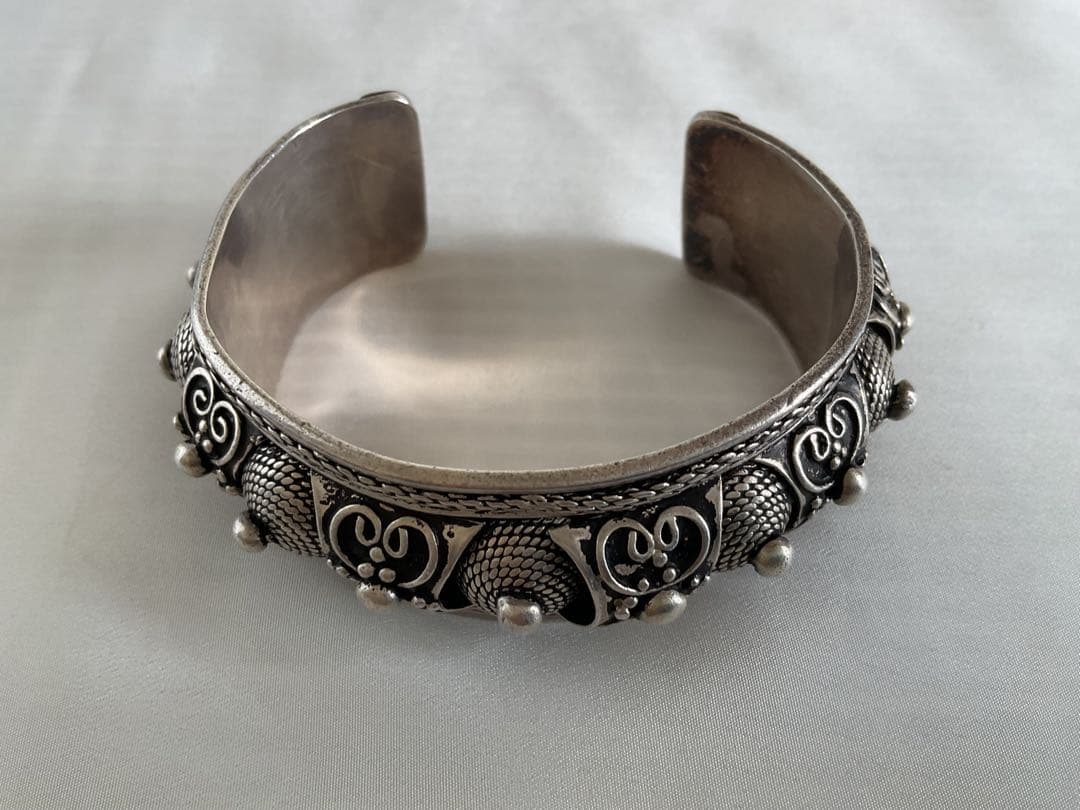 ☆ヴィンテージ！シャムシルバー「銀細工バングル」