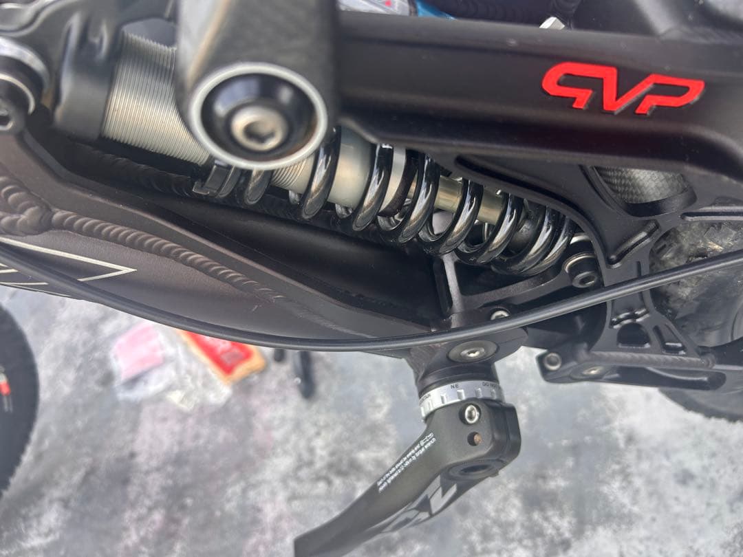 SantaCruz V10 アルミフレーム / サイズM