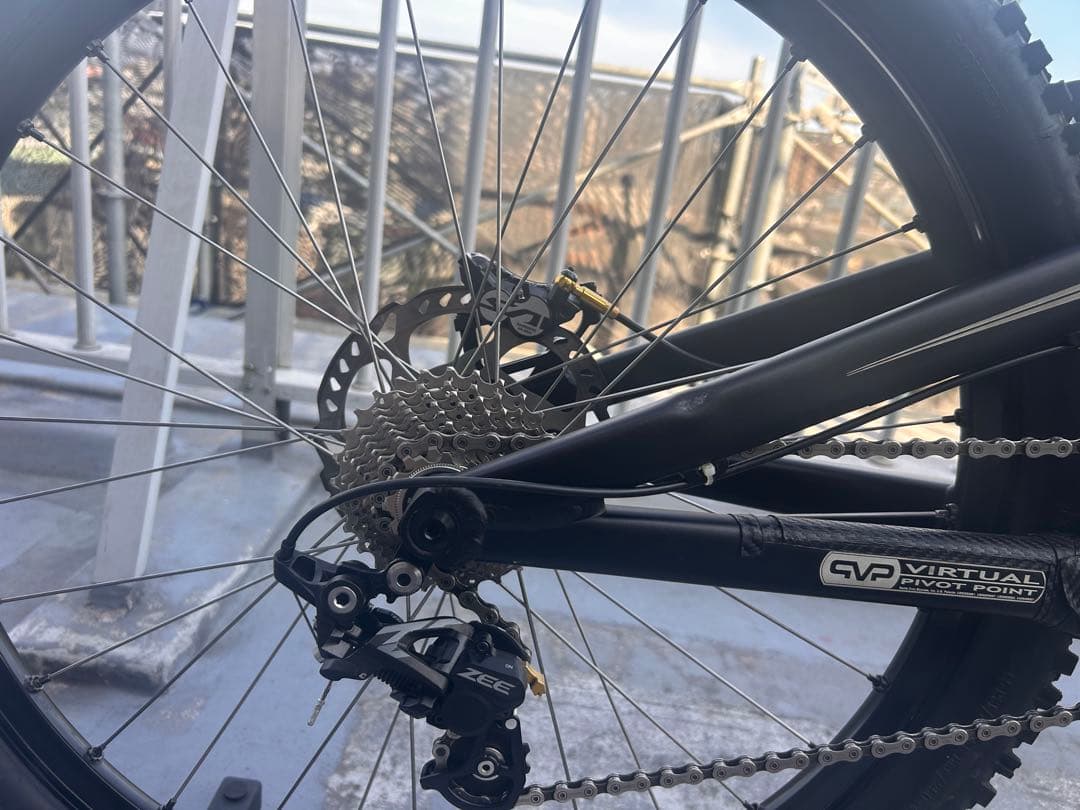 SantaCruz V10 アルミフレーム / サイズM