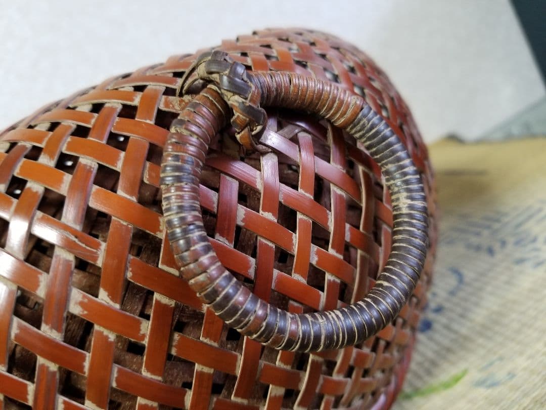 伝統　竹細工　穂英斉　作　燻竹　両耳円形取手付　花籠