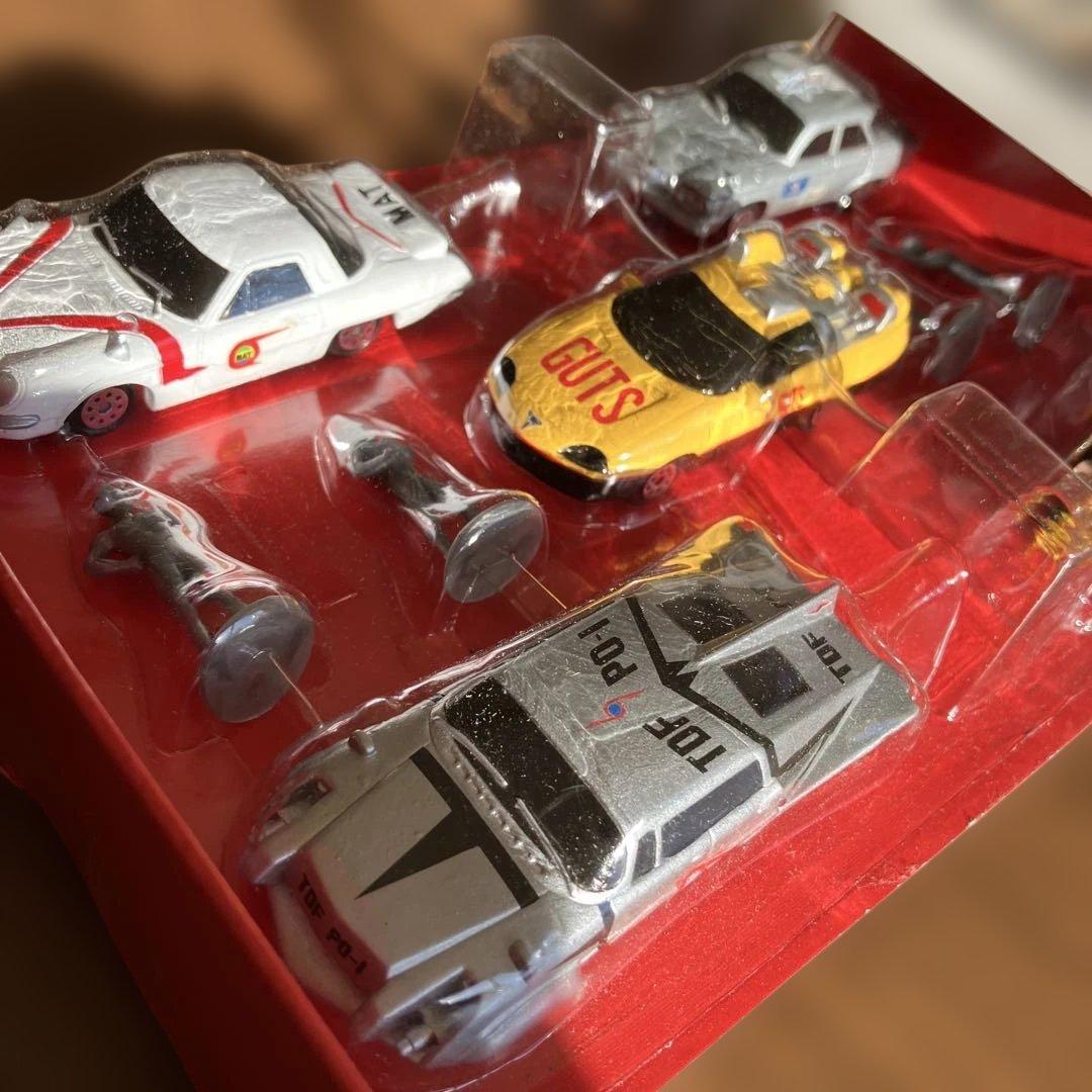 バンダイ　ULTRAVEHICLE5 ウルトラビークル5 ミニウルトラマン4体付