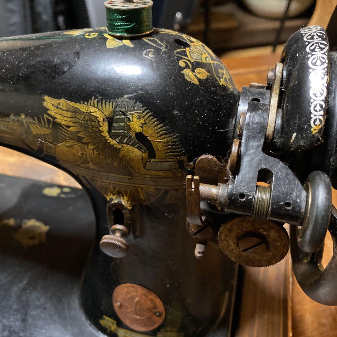 アンティークのミシン