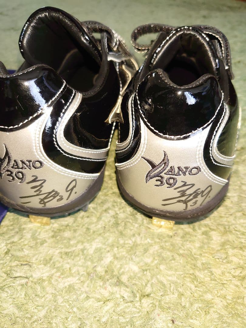 レア品！阪神タイガース矢野選手記念スパイク