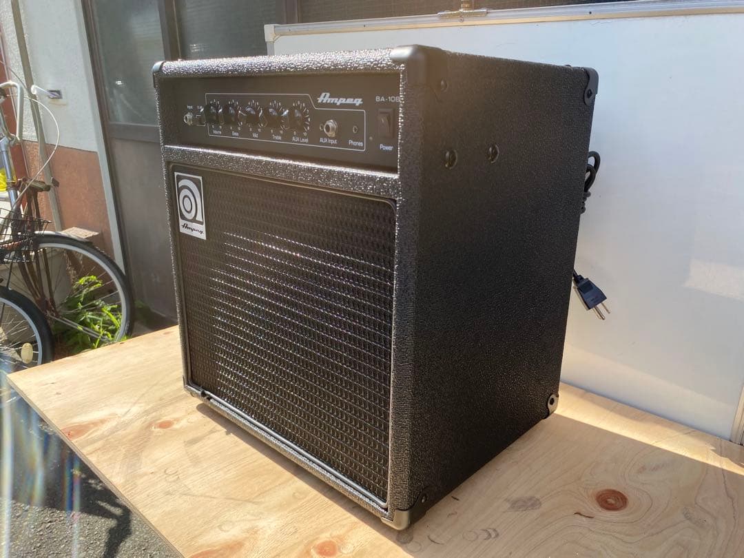 ampeg ba-108v2 ベースアンプ　美品　中古品