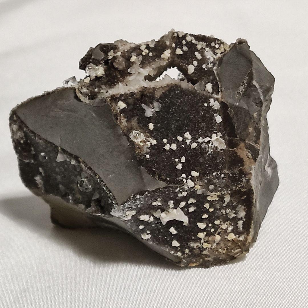 パワーストーン　天然石　原石　ミラボーダイアモンドクォーツ　133g　No641