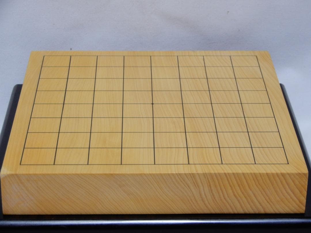 国産（日向産） 本榧卓上９路盤　台座付　ほんのり甘い香り!　使用僅美品