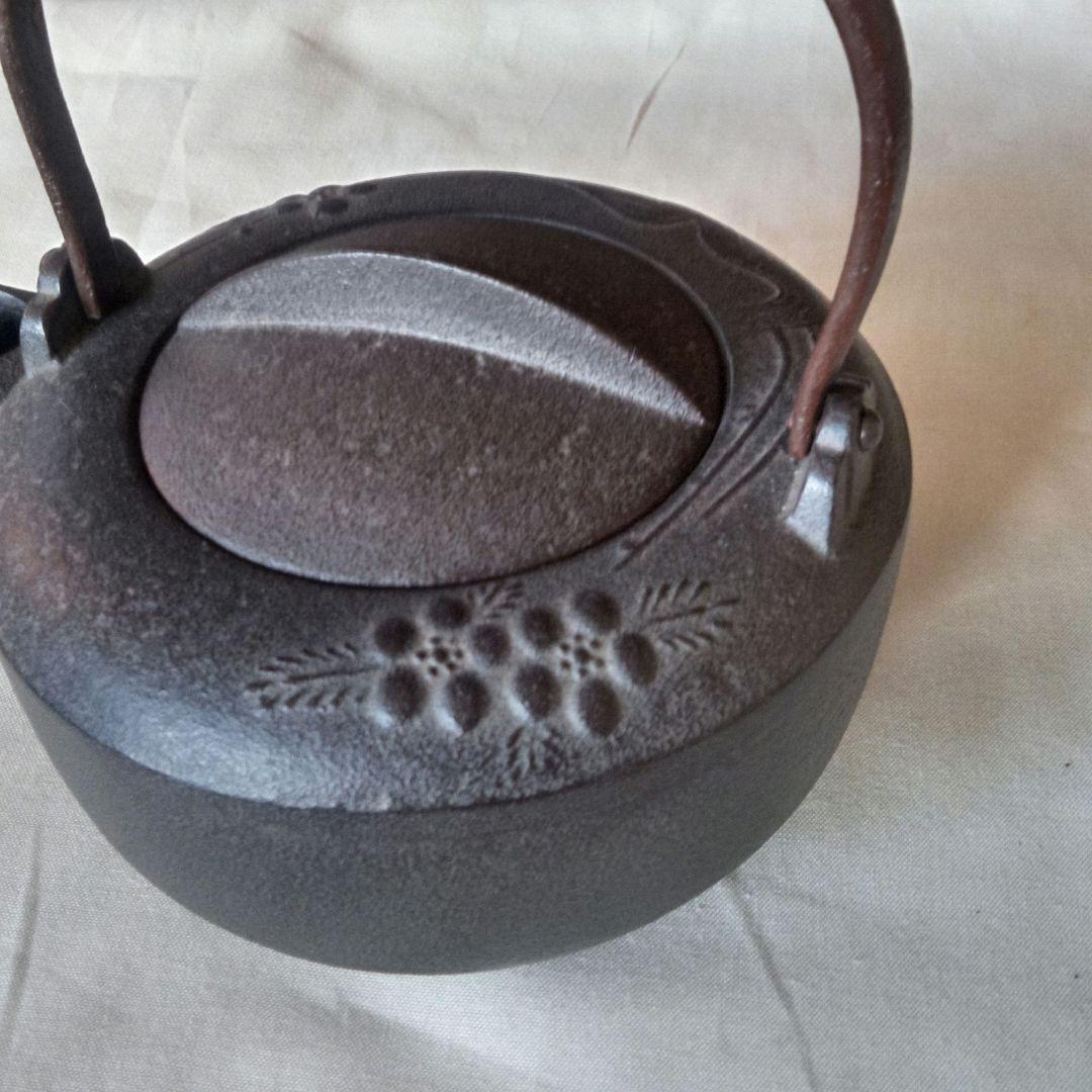 釜師　人間国宝　高橋敬典・鉄瓶 銚子・梅紋　陶器替蓋付 未使用箱付