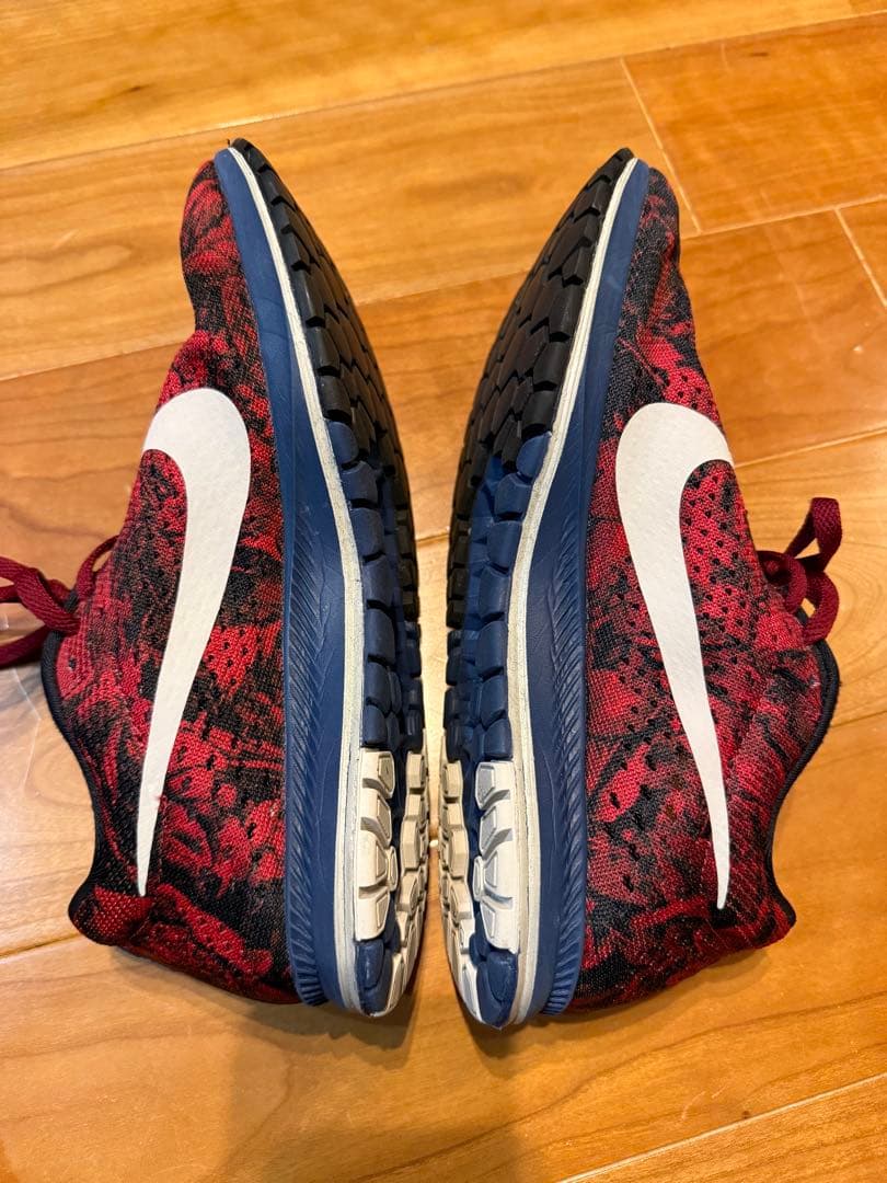 新品同様ナイキNike Gyakusou ランニングシューズ　レッド　24センチ