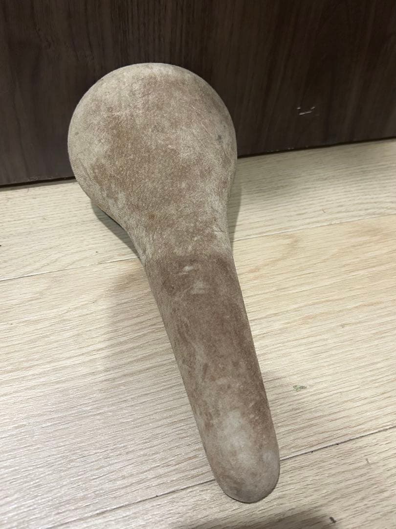 カシマックス（KASHIMAX）の高級感あるスウェード素材サドル