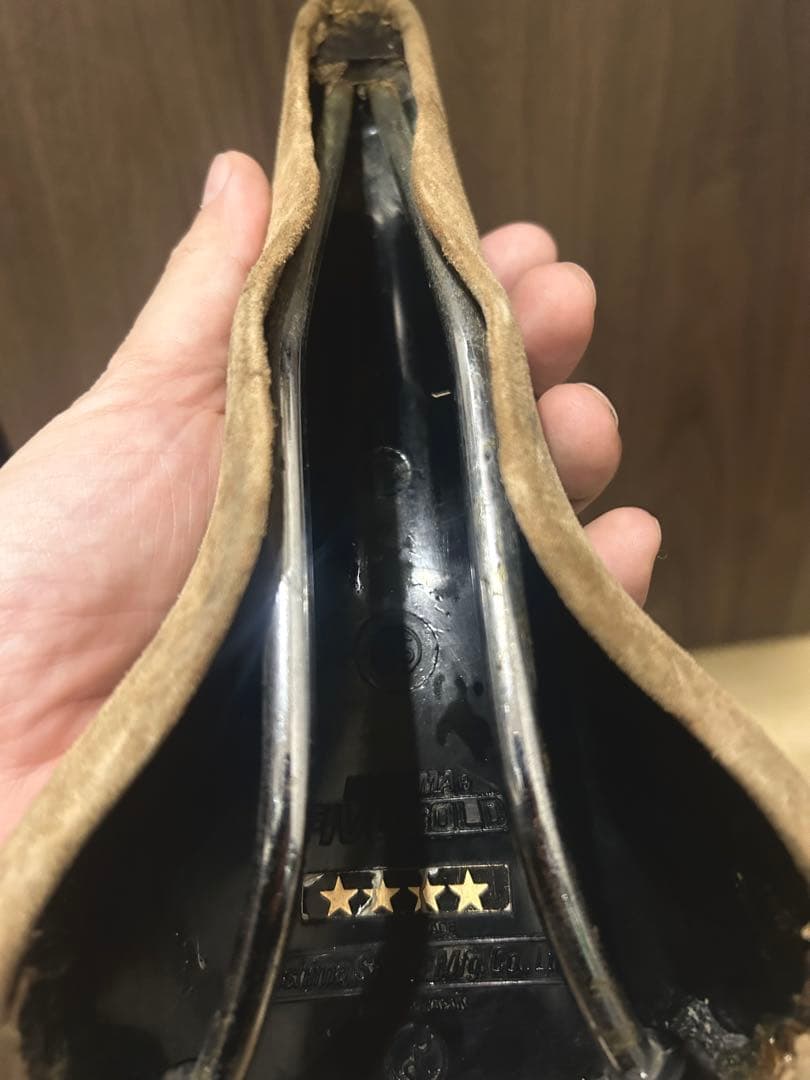 カシマックス（KASHIMAX）の高級感あるスウェード素材サドル