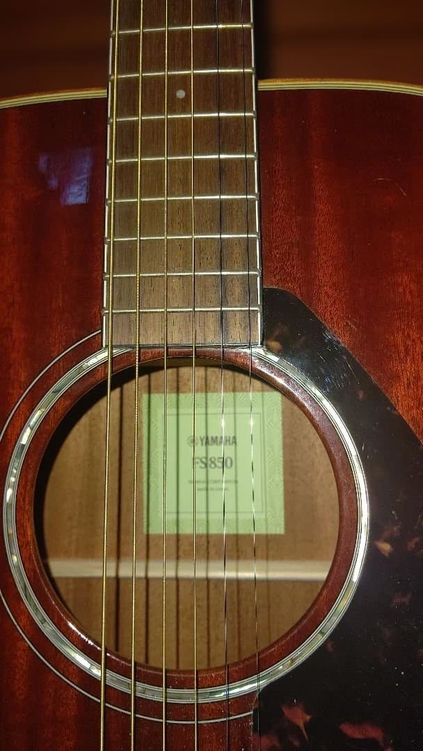 Yamaha FS850 アコースティックギター ソフトケース付属です。