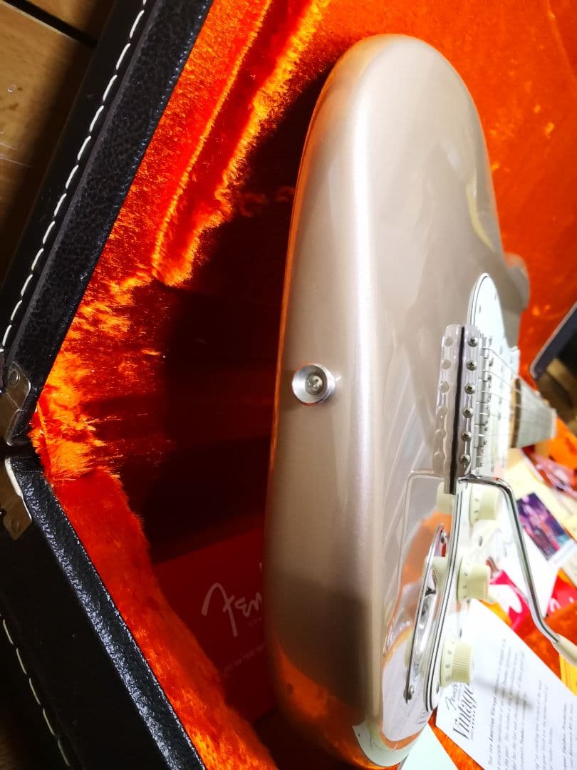 ギター FENDER NEW AMERICAN VINTAGE 1965