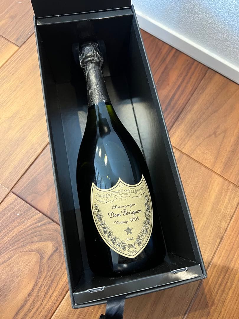 【箱付き】未開栓　古酒 2004　ドンペリニヨン　ヴィンテージ 果実酒