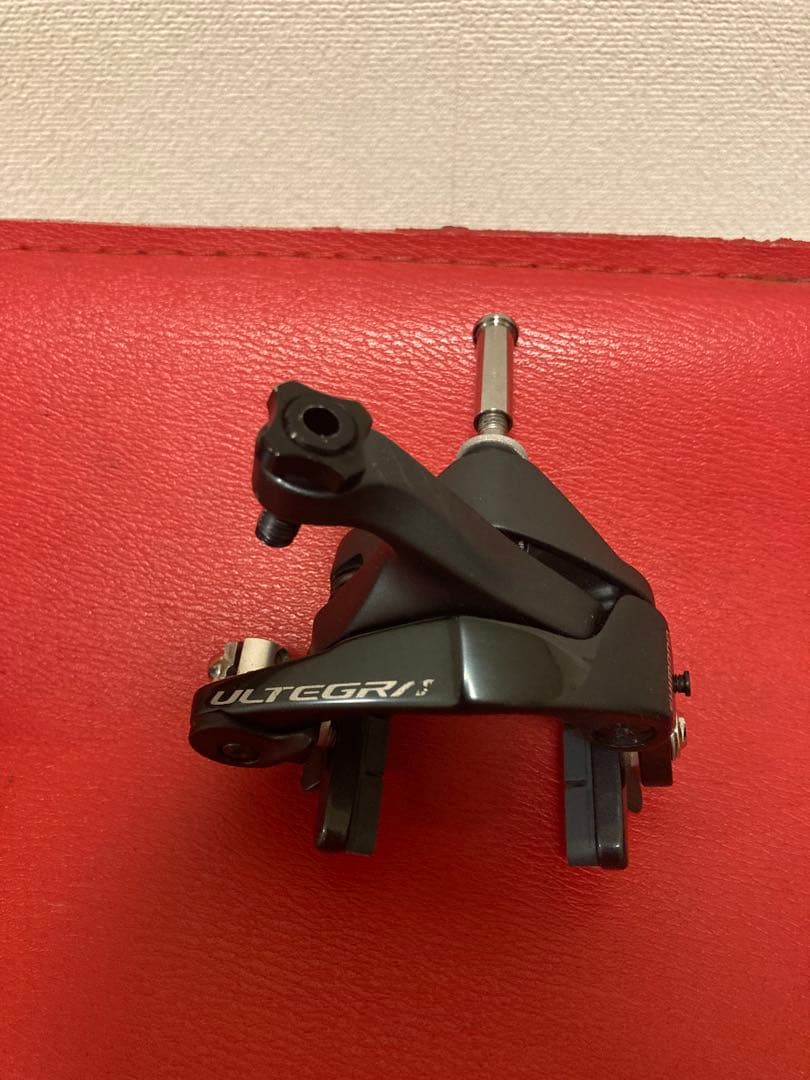 ULTEGRA R8000キャリパーブレーキ カーボンリム対応シュー付き