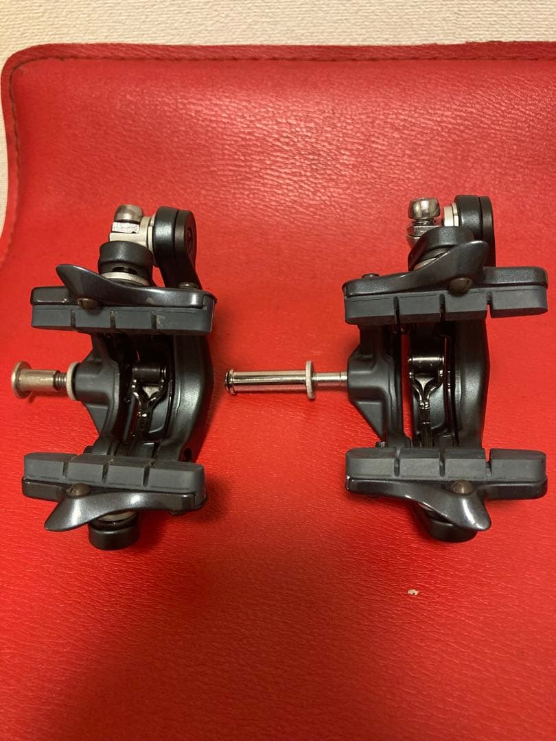 ULTEGRA R8000キャリパーブレーキ カーボンリム対応シュー付き