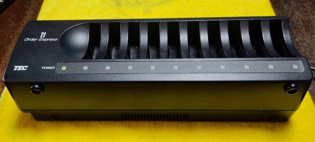 10ヶ月のみ使用品！安心のTEC完全整備品！TECハンディHTL-100用充電器