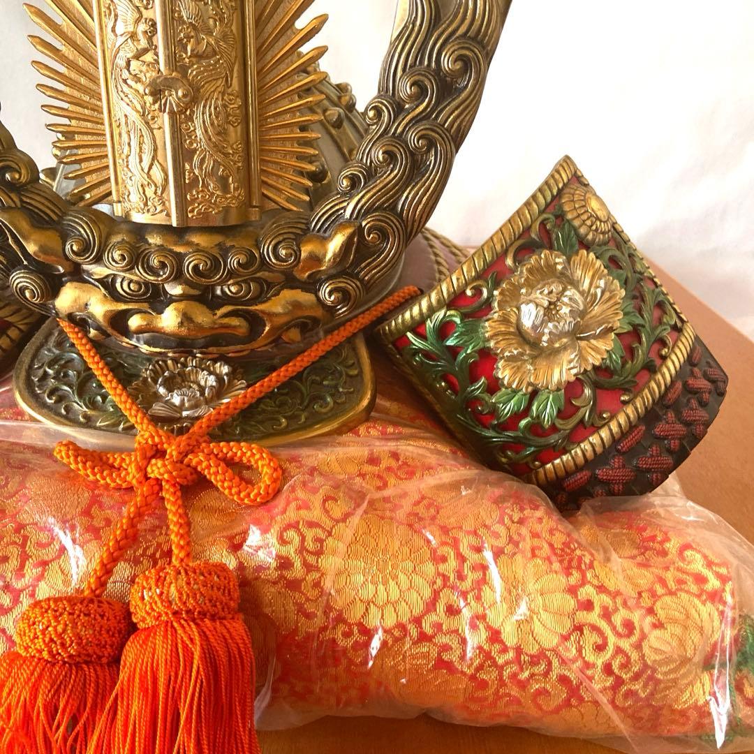 観音様付き兜アンティーク希少品