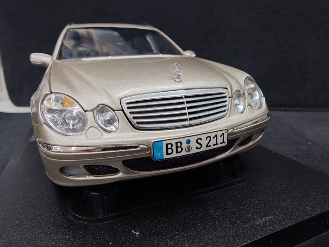 1/18ミニカー メルセデスベンツ E クラス ステーションワゴン