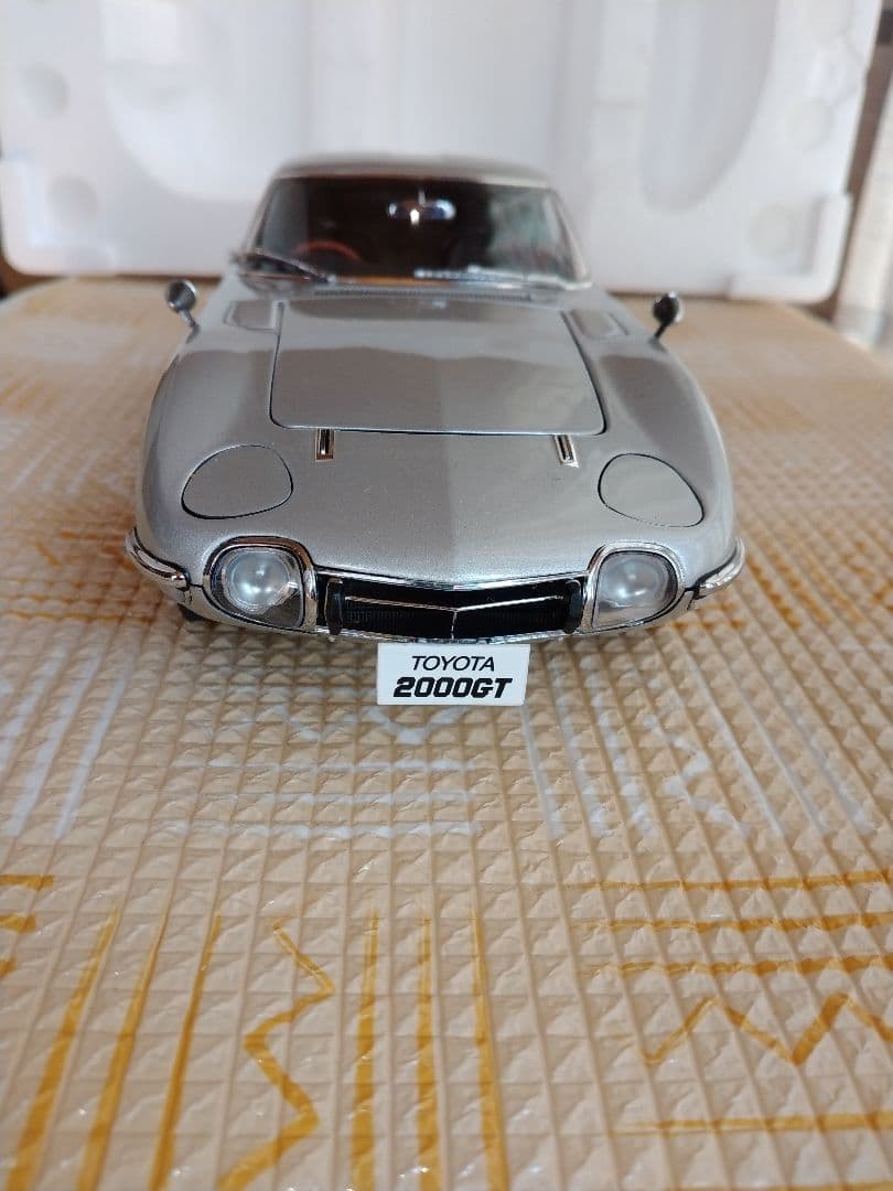 18/1 トヨタ2000GT シルバー塗装　美品