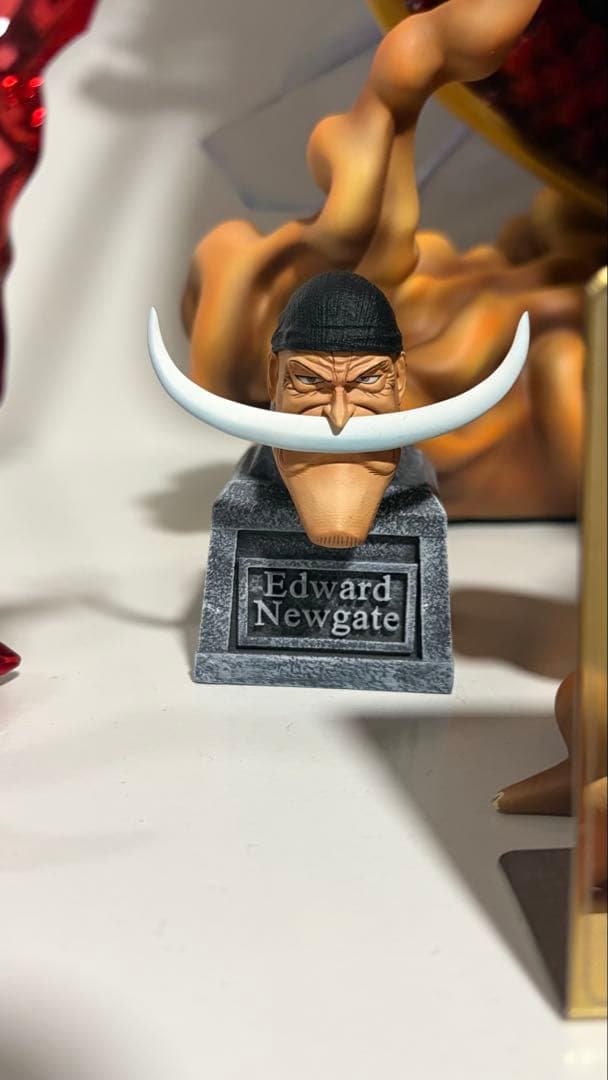 レ*ン様 ワンピース 白ひげ フィギュア ガレージキット