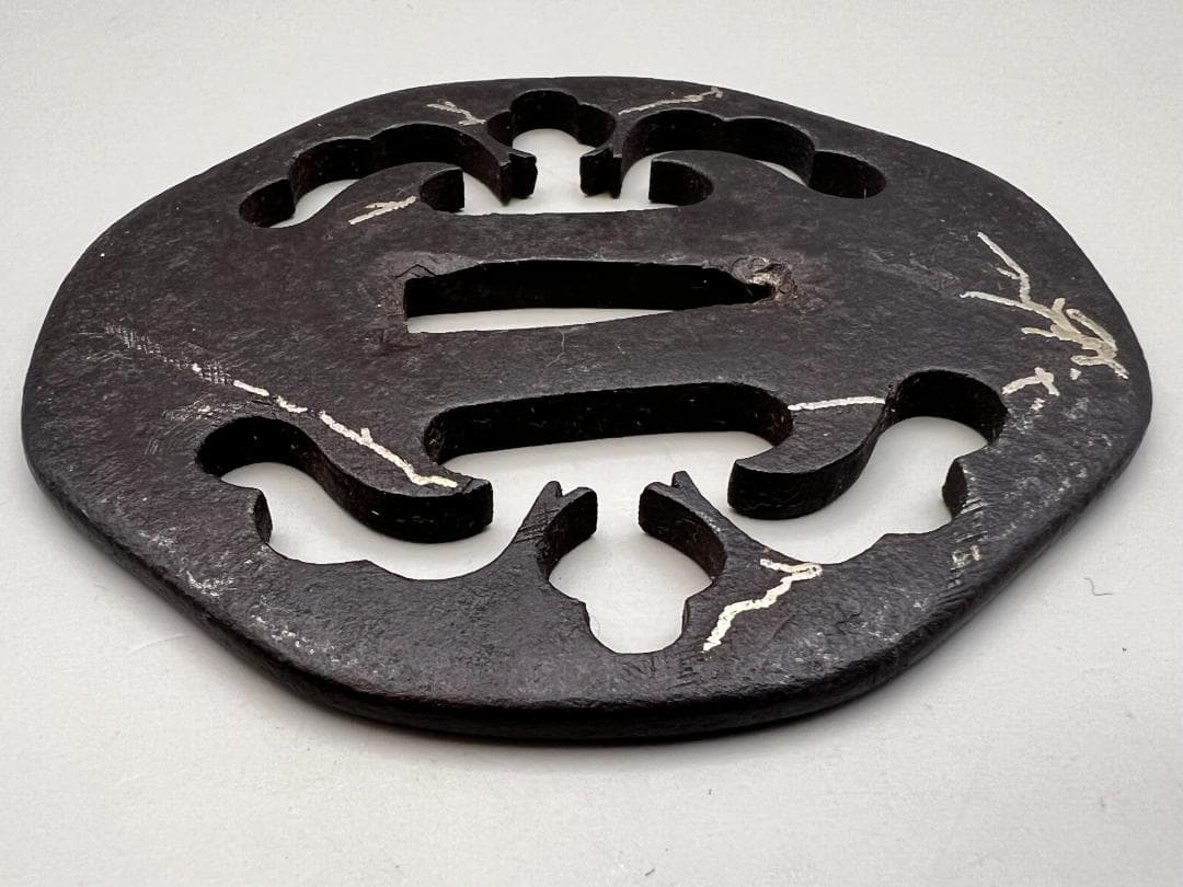 【海】江戸期　鍔　銀象嵌鉄鐔　鉄鍔　鐔　古刀匠　極上品　刀装具　箱付