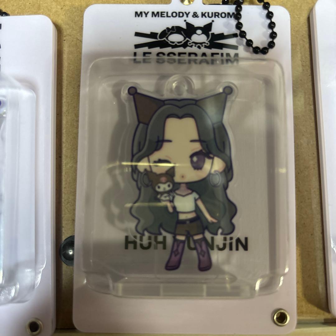 LE SSERAFIM マイメロ、クロミアクリルキーリング、ピンズ