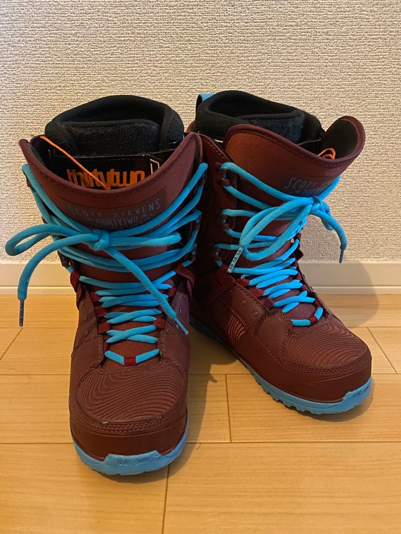 スノボ　ブーツ　thirty two 2014年限定モデル