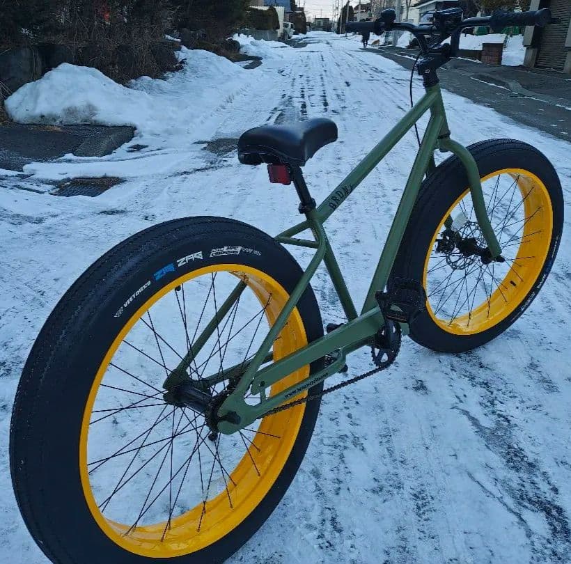 ファットバイクBRONX ディスクブレーキ。LED充電式ライト付。