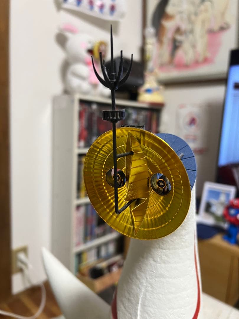 【お宝】1/144スケール 太陽の塔 ソフビ 岡本太郎