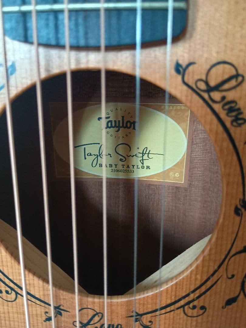 Taylor Swift サイン入り Baby Taylor