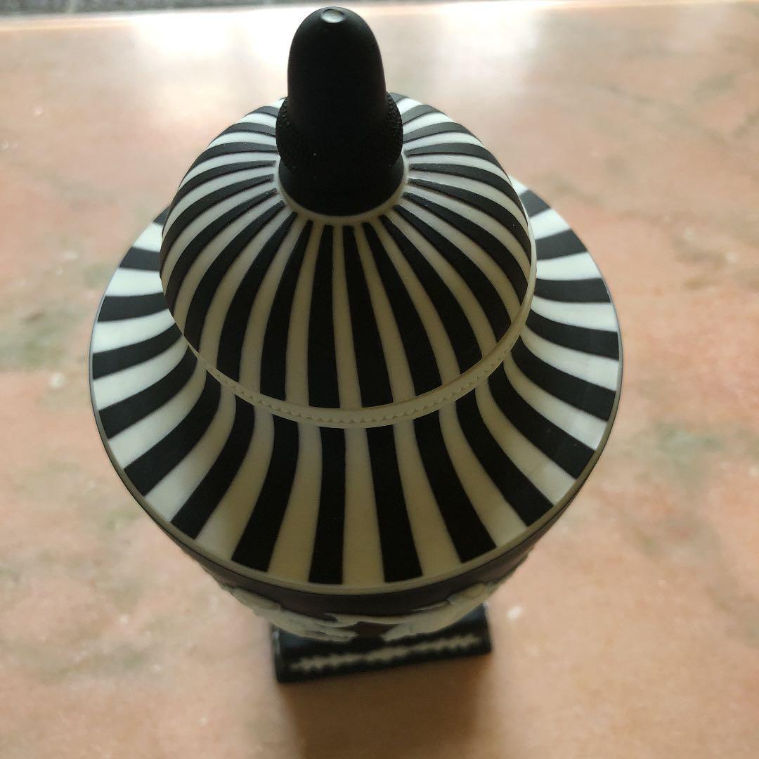 ジャスパーシリーズの黒です。