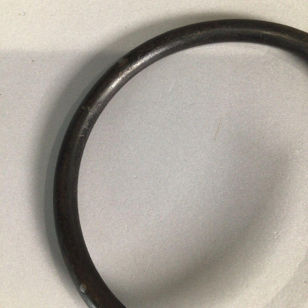 Ｐ３０１　釜釻　『釜師　山本閑浄造』『松葉象嵌』『釜鐶』　共箱　茶道具