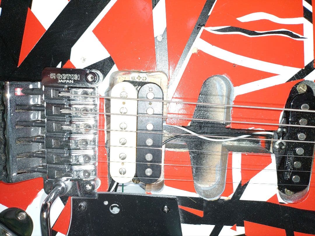 エレキギター 自作フランケン赤黒ストライプデザイン