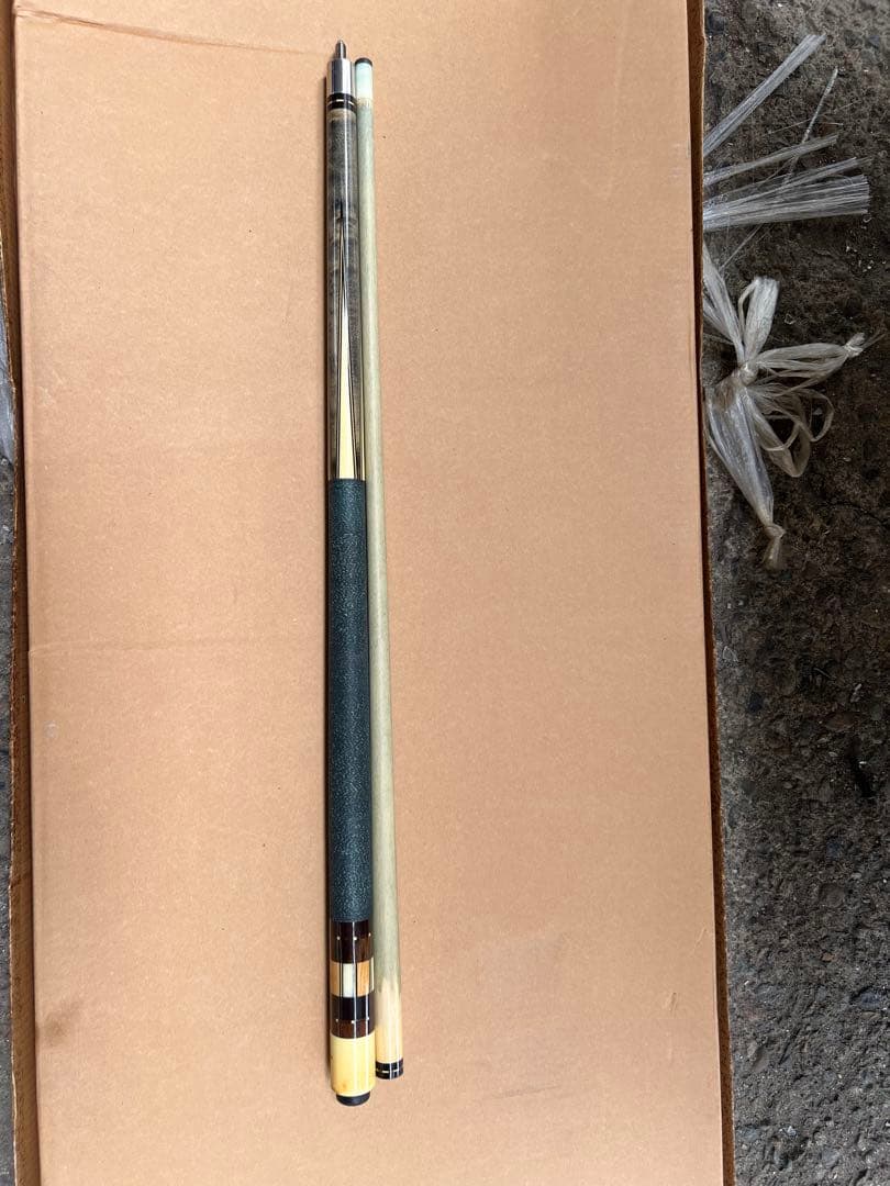 アダ-チ ビリヤードキュー ケース付き2本セット。