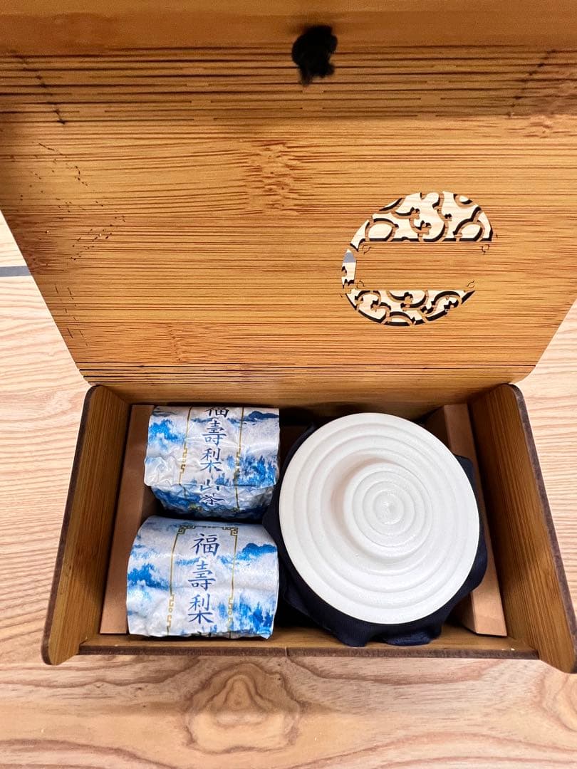 台湾茶 プレミアム福寿梨山高山烏龍茶75gx2 茶具木箱付き
