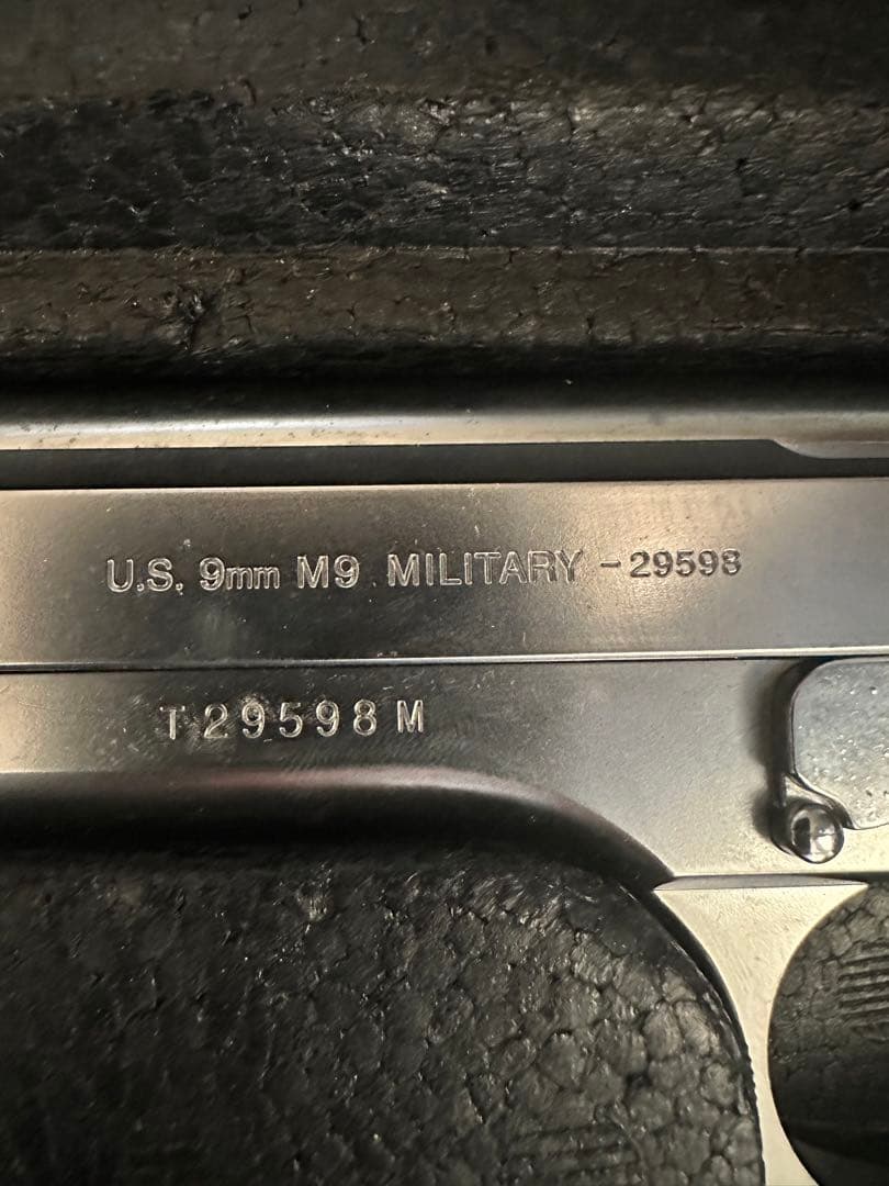 M92F クロームステンレス モデルガン