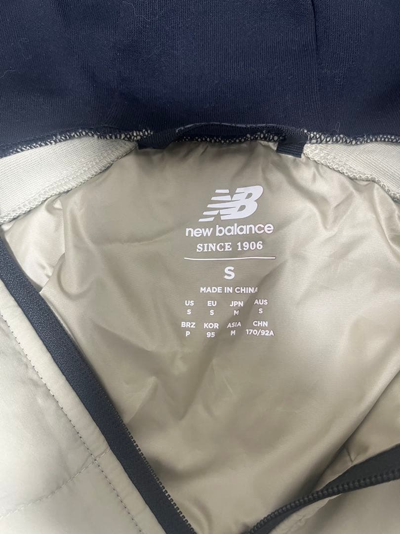 New Balance フード付きジャケット