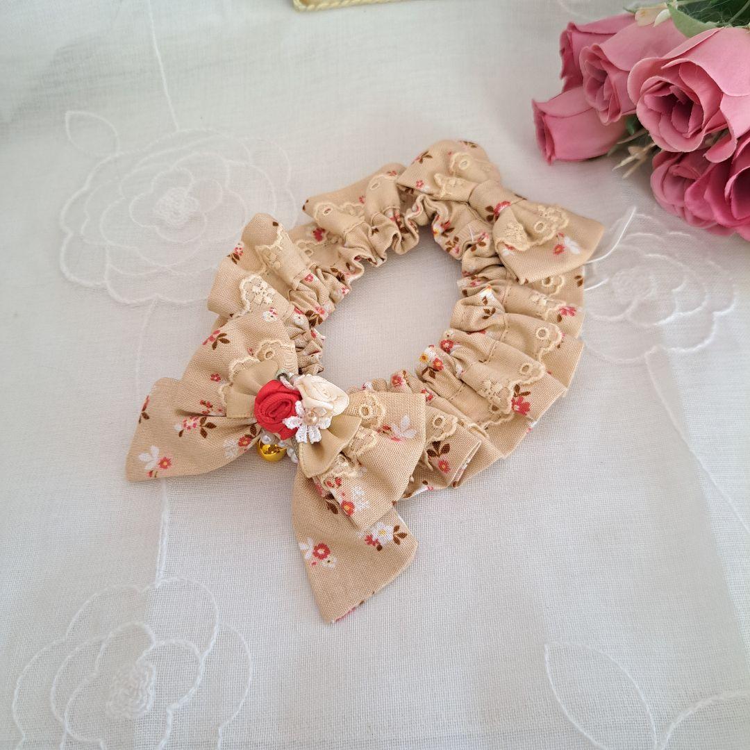 短毛シュシュ(ベージュフラワー)わんちゃん猫ちゃん用