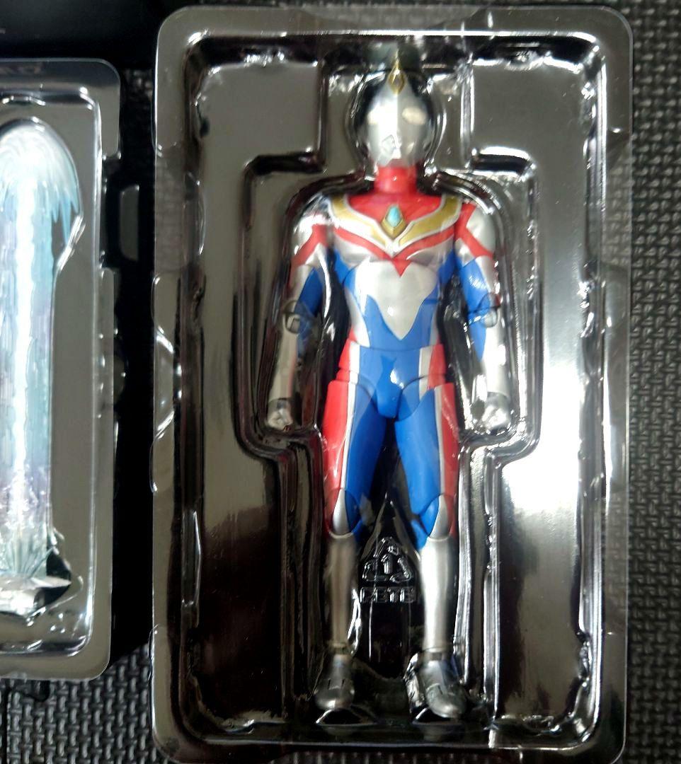 新品未使用SHFiguarts 真骨頂ウルトラマンダイナ フラッシュタイプ