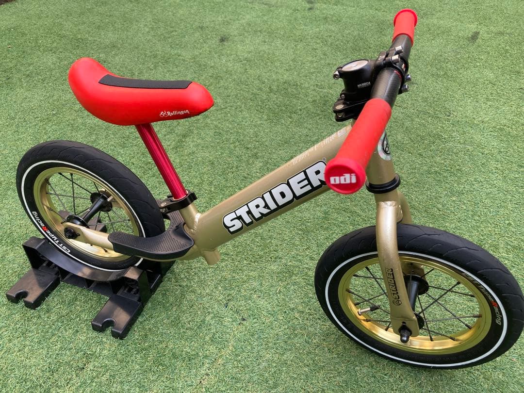 strider ストライダープロ　PRO限定ゴールド　 アルミホイール付