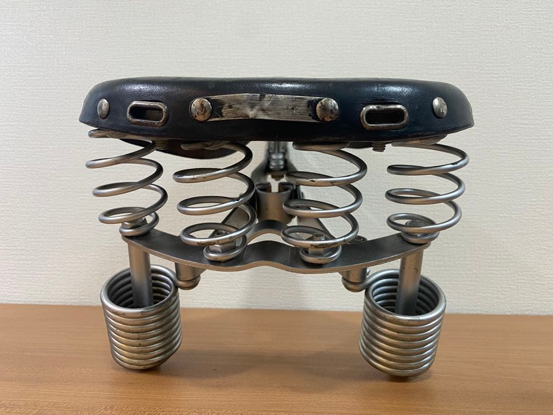 自転車　オランダ製　レザーサドル　Lepper Primus