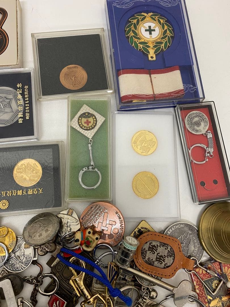 3-3196 各種キーホルダー・メダル等　約4kg