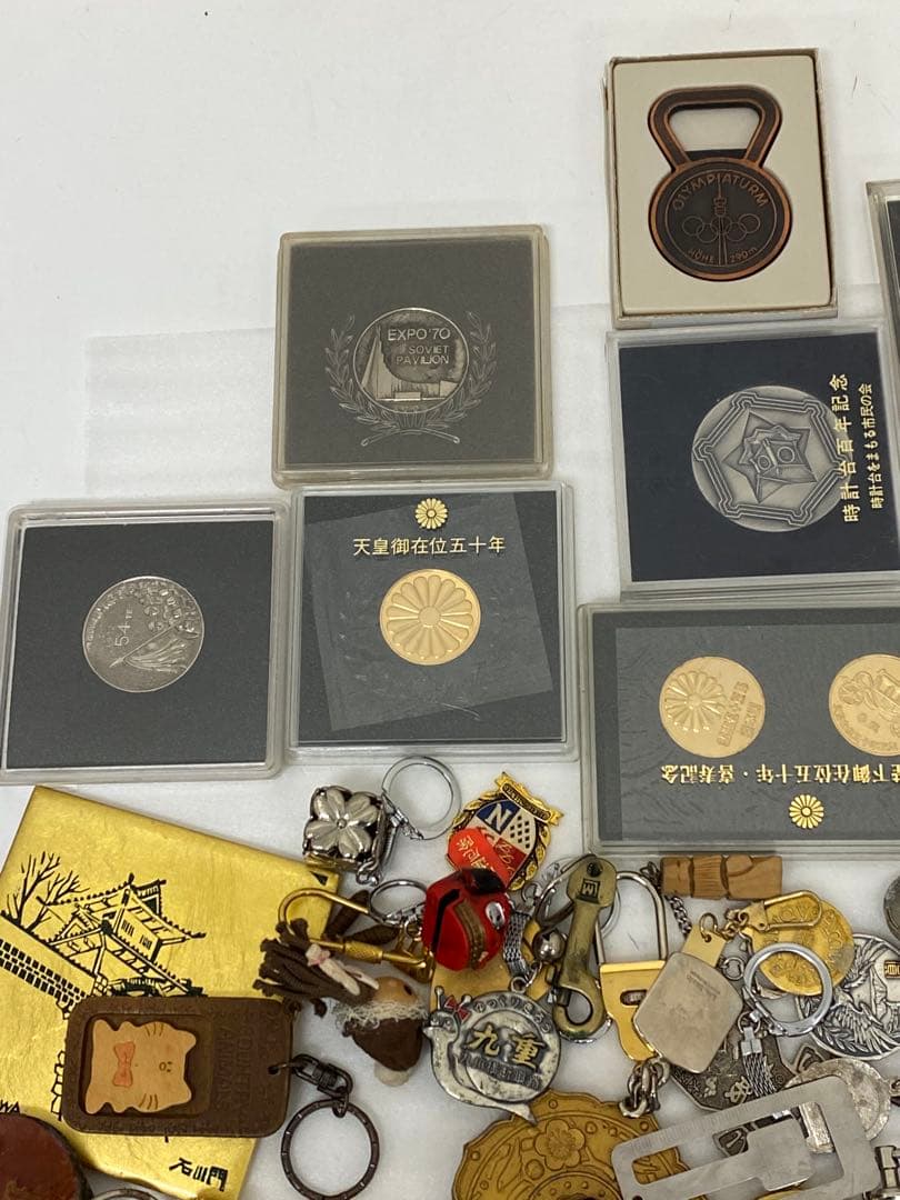 3-3196 各種キーホルダー・メダル等　約4kg