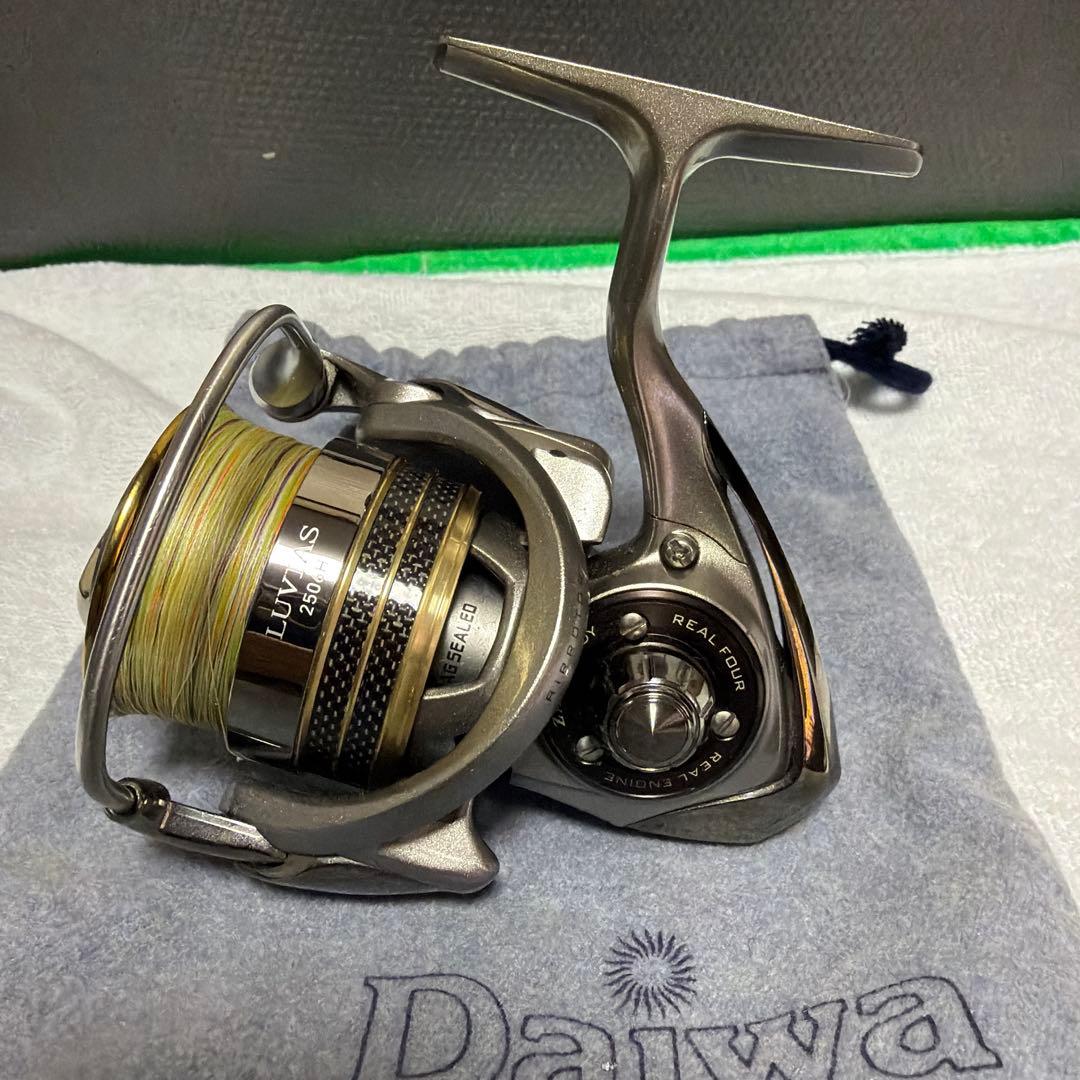 DAIWA LUVIAS 2506Hスピニングリール RCS2508PEスプール